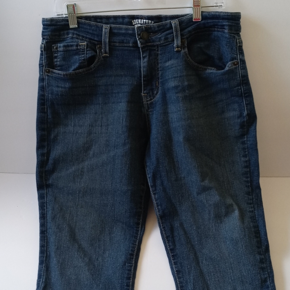Woman's Levi's Jeans